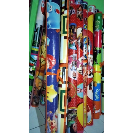 Tikar spon motif karakter