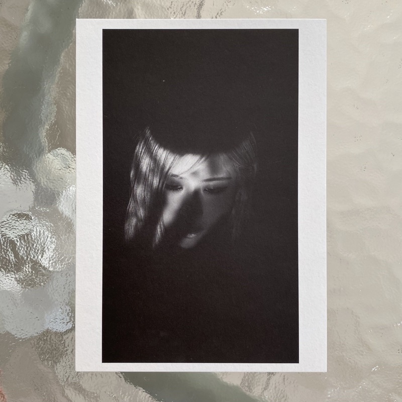 pc photocard postcard official blackpink bp rose -R- on the ground