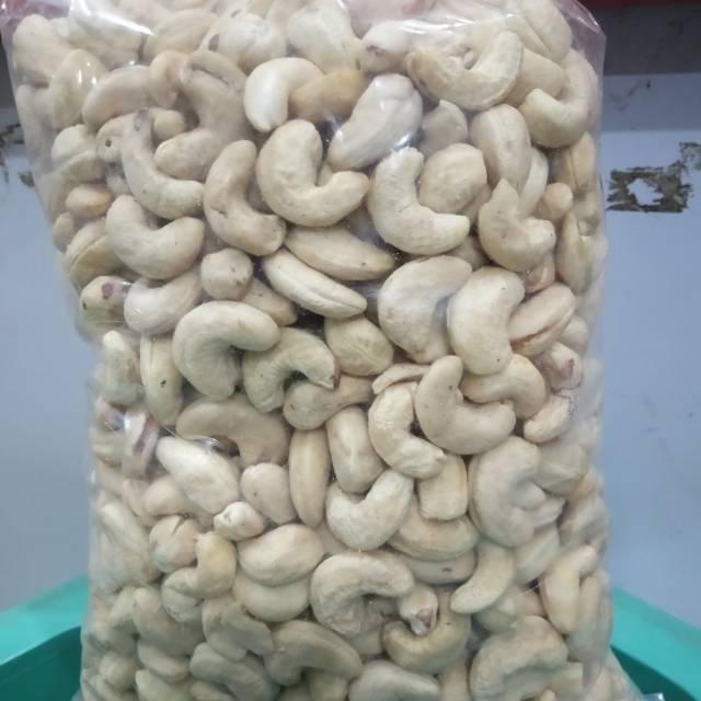 

Kacang mede utuh mentah 1kg