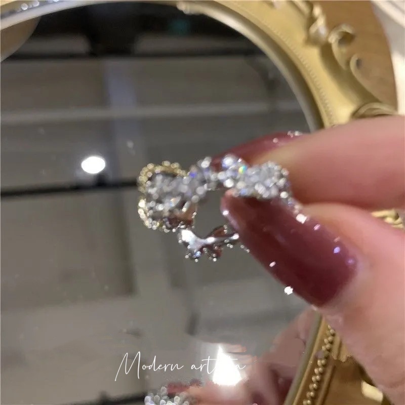 Cincin Kristal Model Butterfly Warna Silver Gaya Korea Untuk Wanita