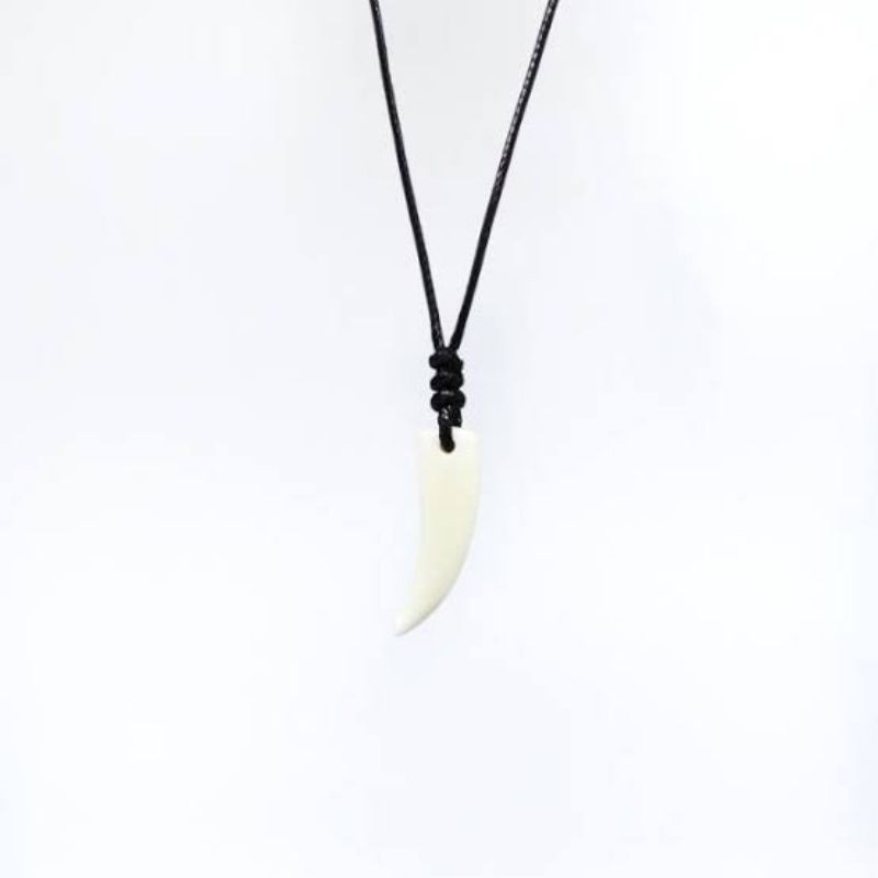 Kalung Tali Taring Macan (Putih)