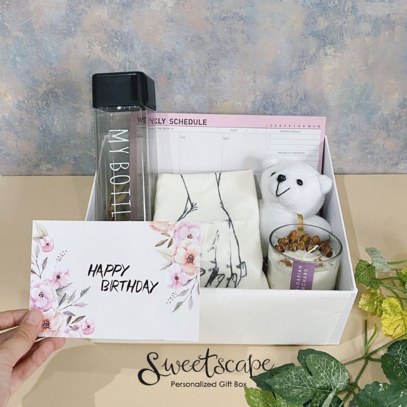 

Gift Box Package 322-Paket Hampers 322 - Kado Spesial Anak Berprestasi