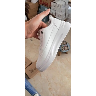 Sneakers Putih Import Wanita Kuliah Kerja Sport Terbaru