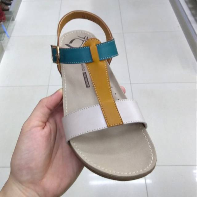 Sandal cewek wanita flat let tali kasual trendy DONATELLO Sandal cewek wanita flat let tali kasual trendy DONATELLO