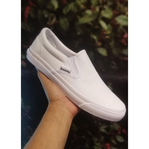 AIRWALK sepatu slip on cowok size 39-44