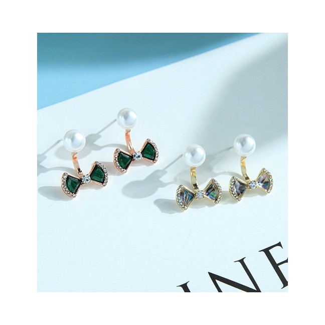LRC Anting Tusuk Fashion Golden Bow Stud Earrings With Pearl And Diamonds D84685