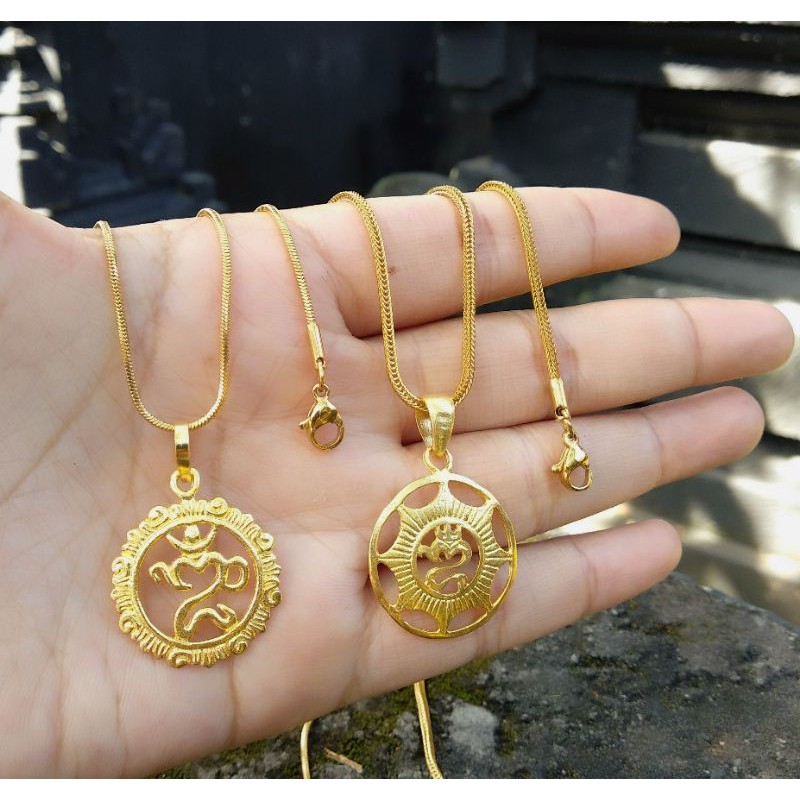 kalung titanium mainan alpaka lapis emas