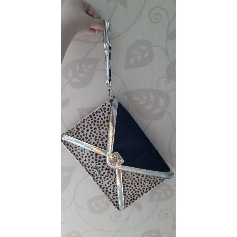 Tas Clutch Wanita Merk Guess Leopard Asli