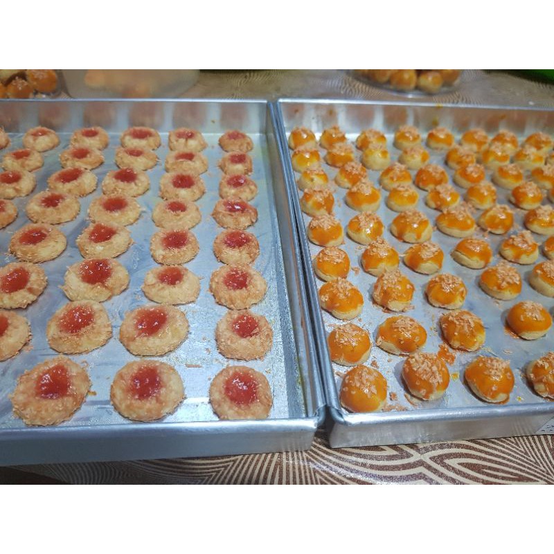 

Cookies Premium by Mama RaRis Nastar kastengel cookies strawbery