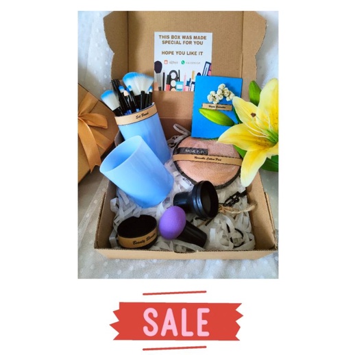 

Hampers Make Up ( Biru ) | Hampers Kosmetik | Hadiah Kado | Hampers Lebaran