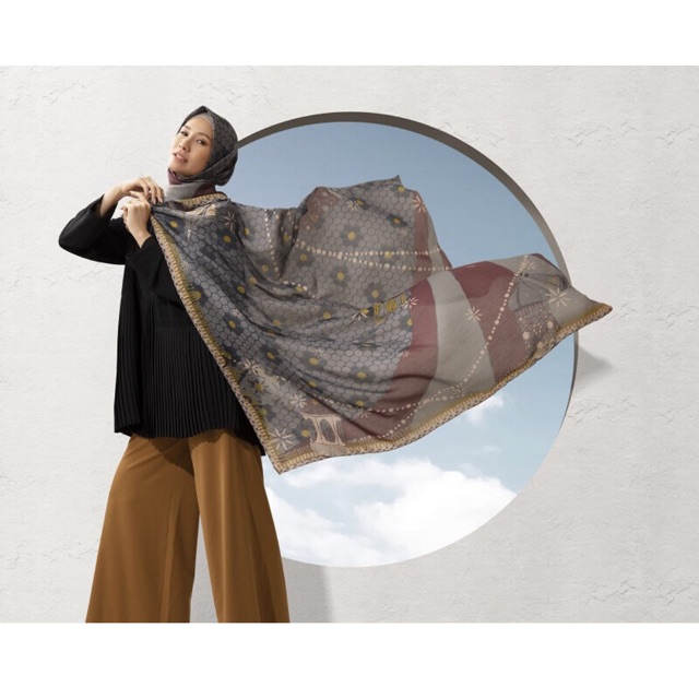 Hadiya Scarf Danube Kami