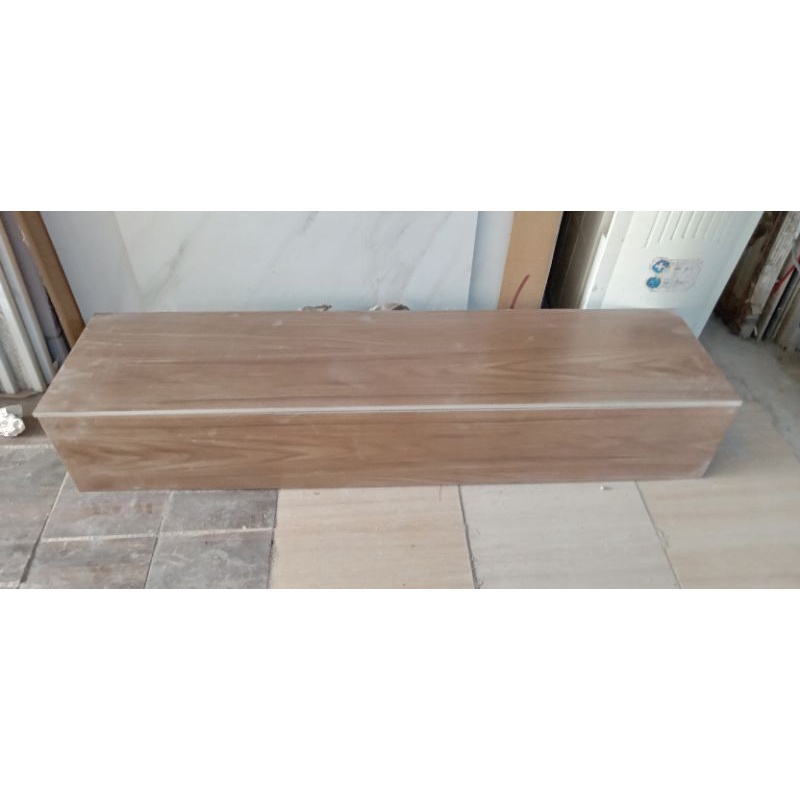 Granit anak tangga ukuran 30x120/20x120