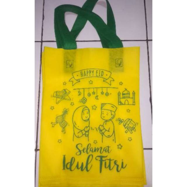 

Tas Parcel Spundbon Edisi Lebaran