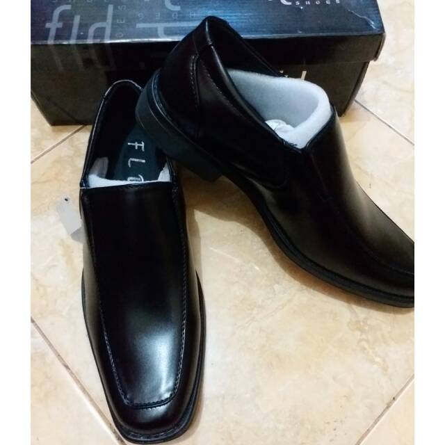 Hny sz 40 Sepatu Formal / Kerja branded merk FLD Ori