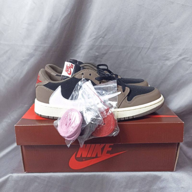 Nike Air Jordan 1 Low x Travis Scott "Dark Mocha"