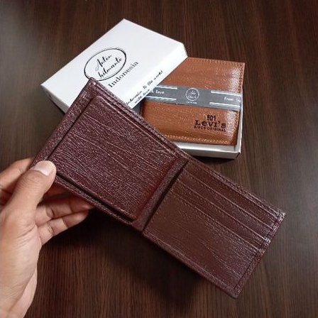 Dompet lipat pria bahan kulit sintesis lokal urat kayu bona #dompet #dompetlipat #dompetpria #dompetcowok #dompetlokal #dompetbagus #menwallet