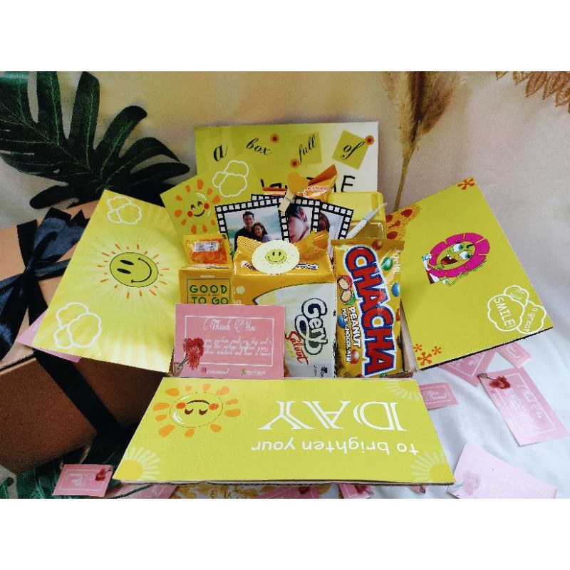 

CARE PACKAGE / SNACK BOX / GIFT BOX / GIFT SNACK / HAMPERS