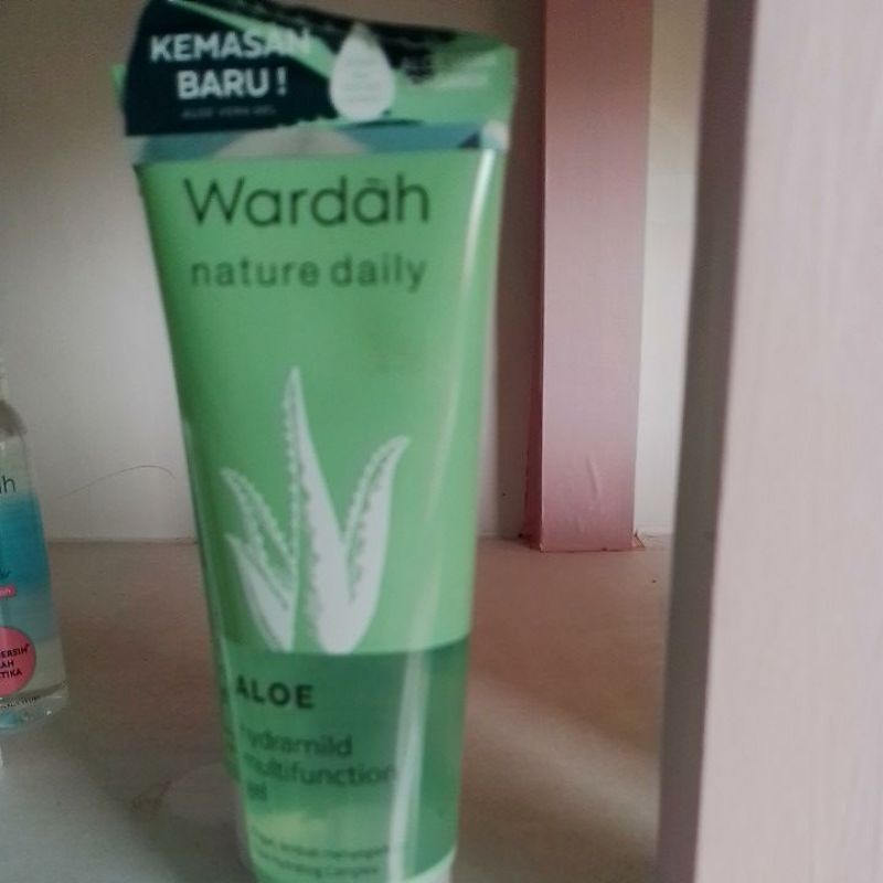 wardah nature daily aloe