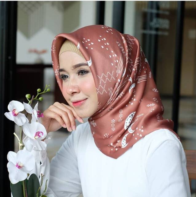 Hijab Segi Empat Moonlight 2 Edition / Segi Empat Moonlight Series 2