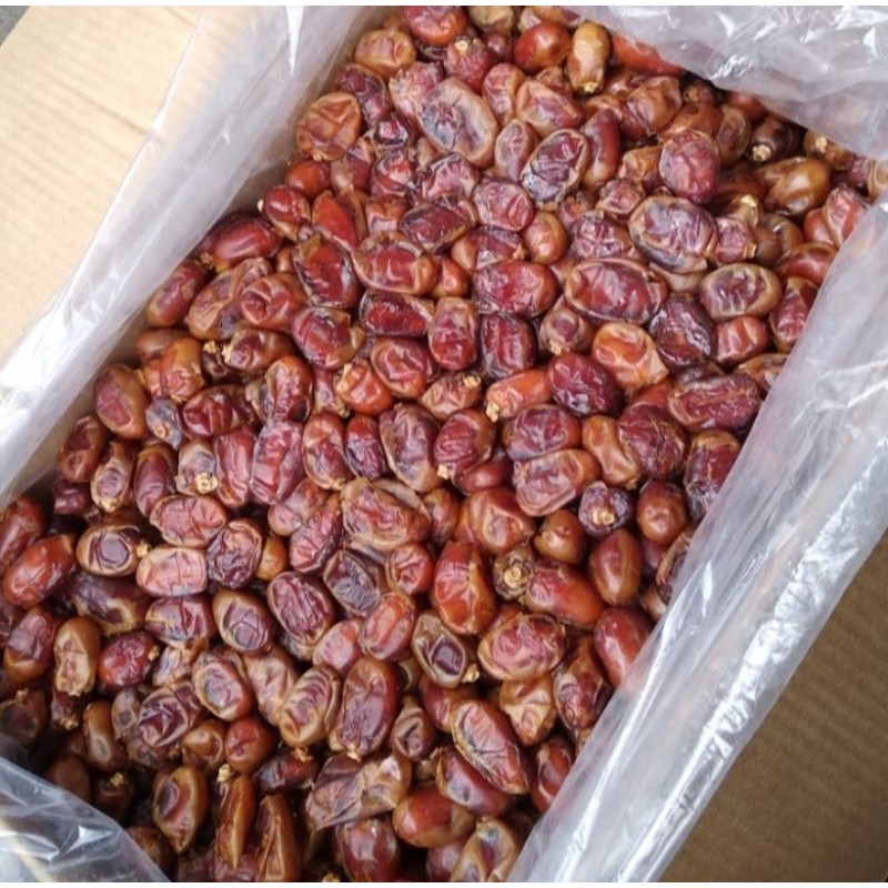 

Kurma kalas 1 karton/Kurma kalas 10 kg/Grosir Kurma madinah murah