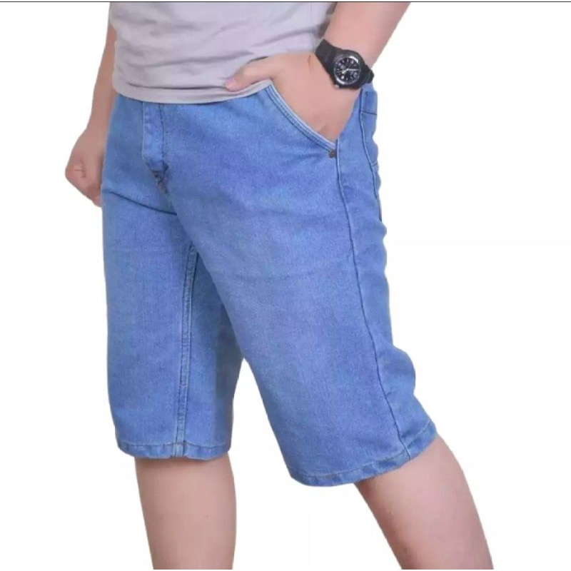 Celana pendek levis pria