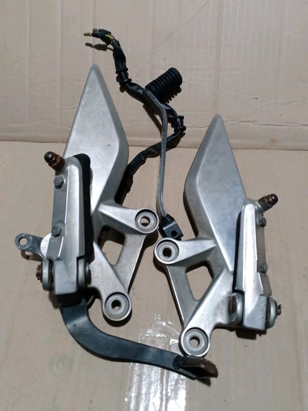 foot step honda cb 150 R original step depan