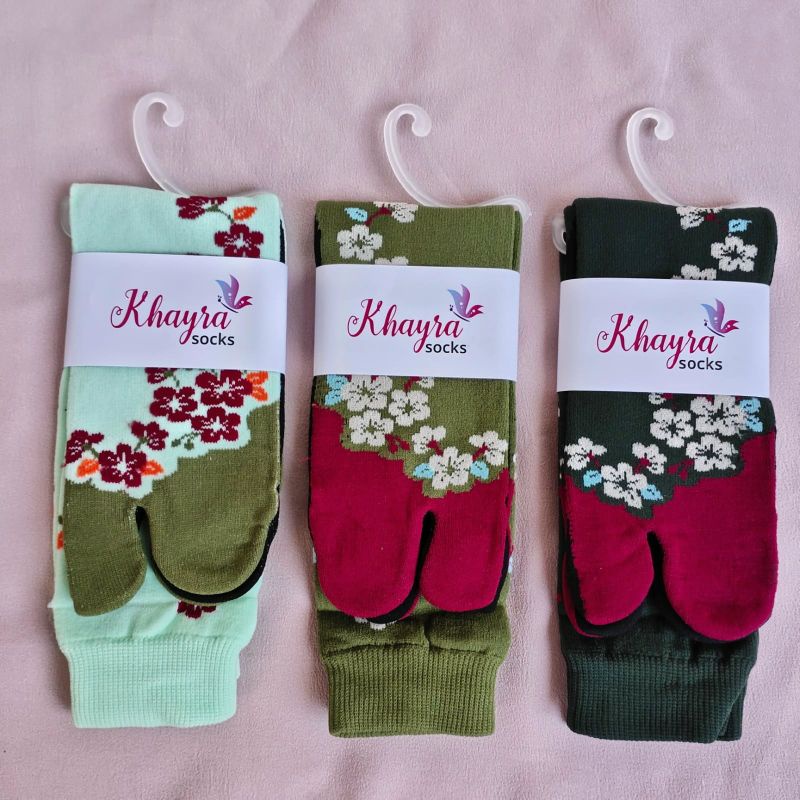 KAOS KAKI MOTIF SAKURA TERLARIS KUALITAS TERBAIK