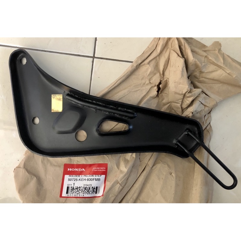 Holder L Pillion Footstep Kiri Megapro Ori Honda 50725KEH930FMB