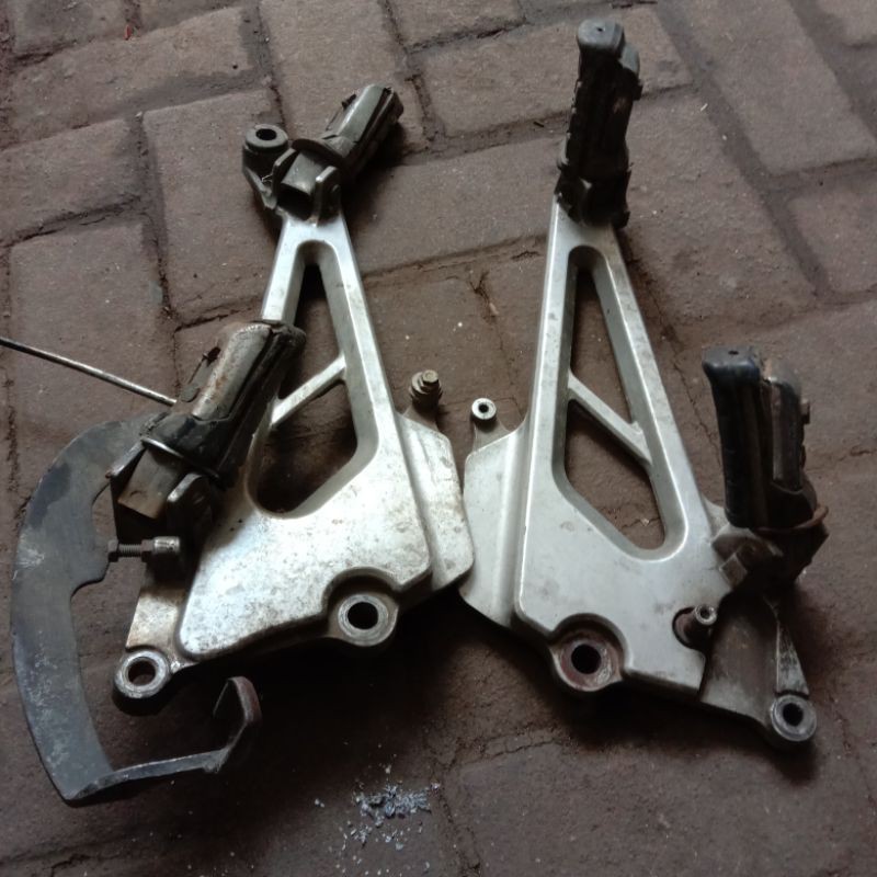 footstep postep pijakan kaki belakang Honda Tiger lawas tilas tilam Strada CBX 200 Strada original