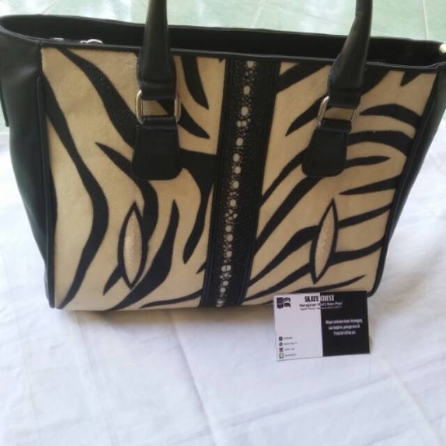 Tas Wanita Eksklusif Kulit Ikan Pari