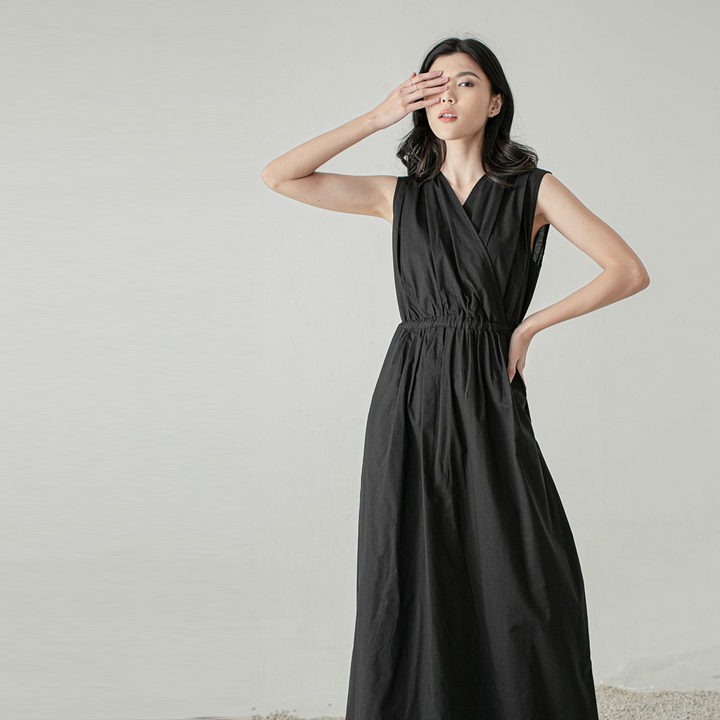 long black sleeveless dresses
