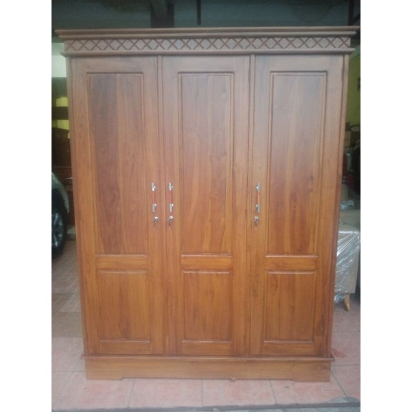 Lemari pintu 3/ lemari jati pintu 3/ lemari kayu minimalis