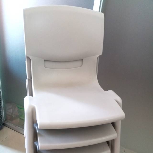 Kursi plastik YARIS INFORMA