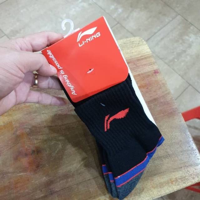 kaos kaki Lining original