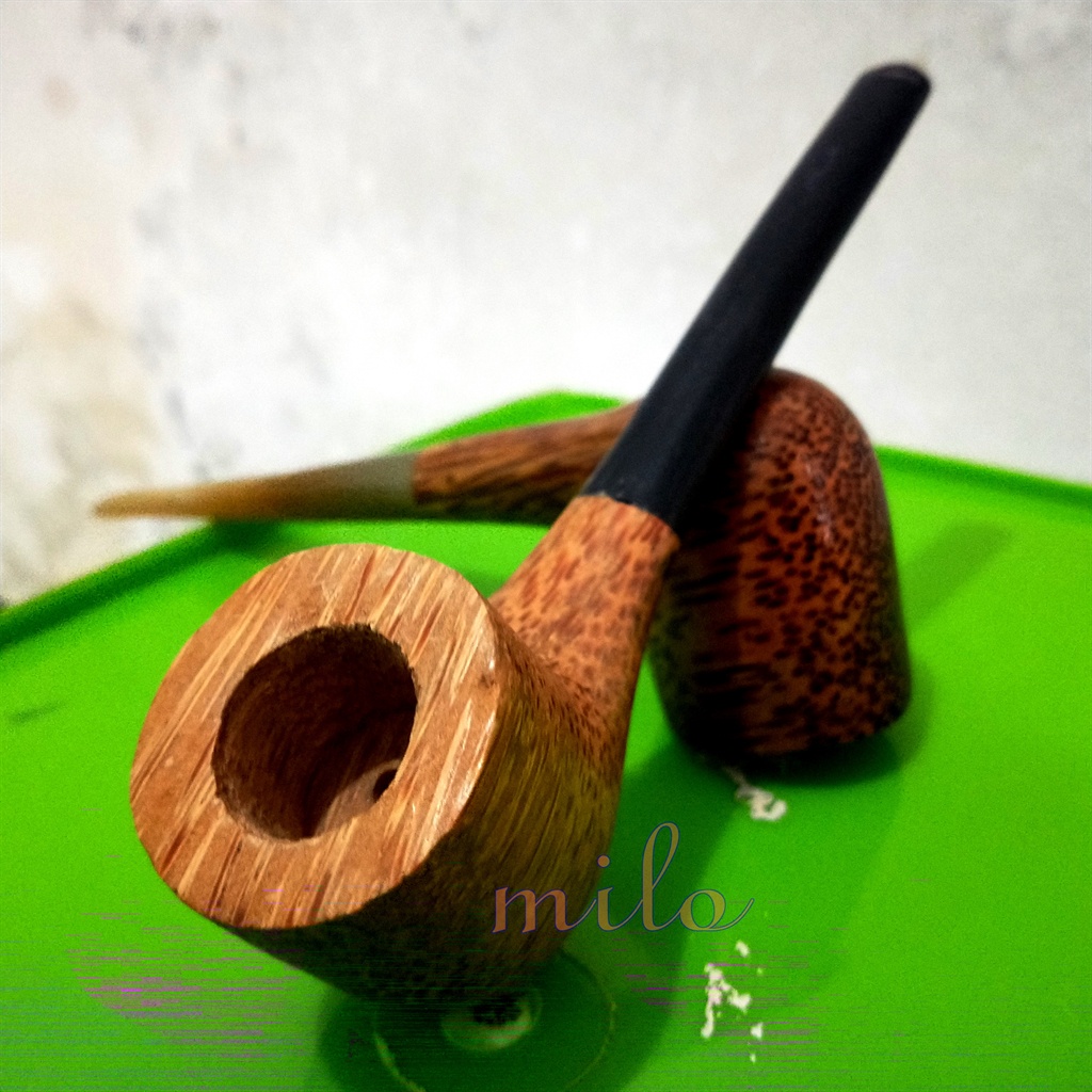 Pipa Tanduk dan Kayu Kelapa cangklong Tembakau model Ganden