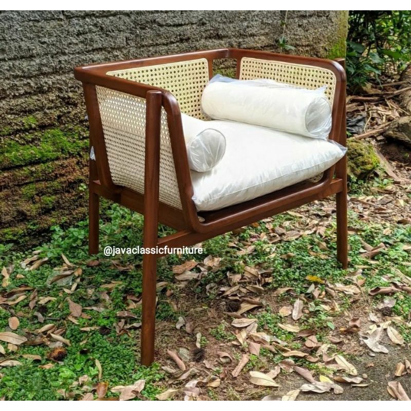 KURSI SANTAI SCANDINAVIA ROTAN VINTAGE RETRO CANTIK UNIK ANTIK TERAS CAFE DUDUKAN BANTALAN BUSA JOK EMPUK BAHAN KAYU JATI TUA GRADE A FINISHING NATURAL FURNITURE JEPARA-2