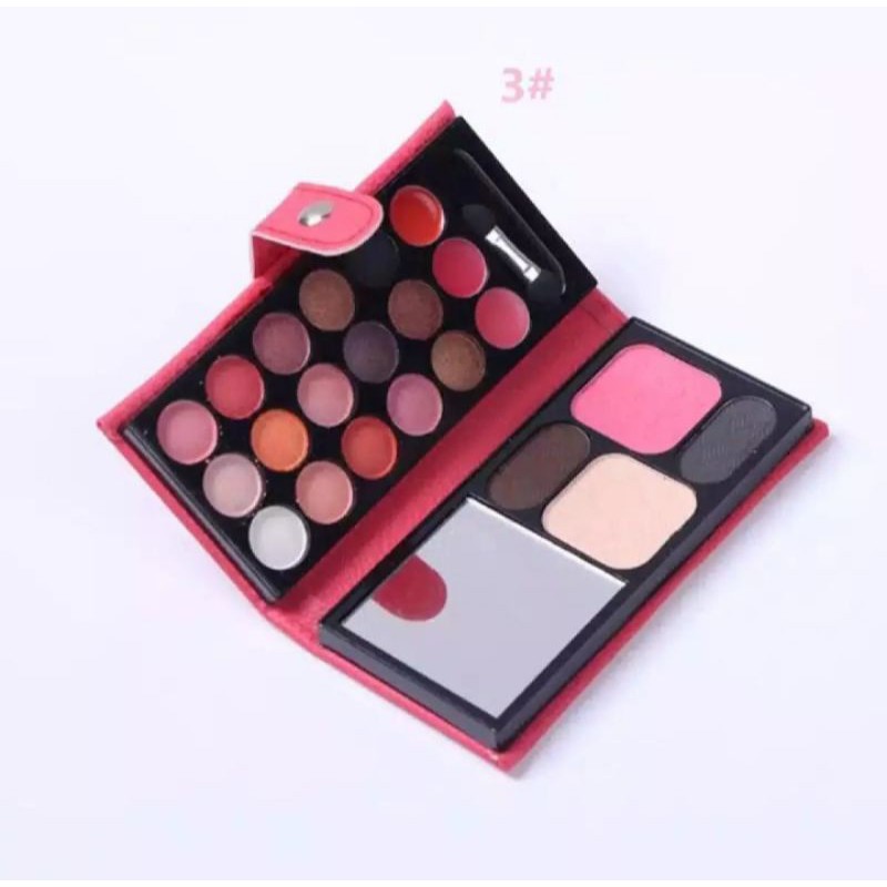 Eyeshadow Dompet Pallet Ukuran Sedang / Eyeshadow Revlon