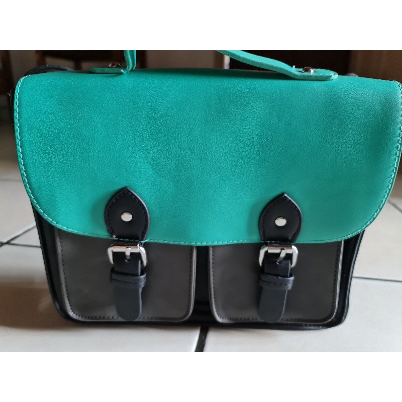 Tas Sling Bag Bershka