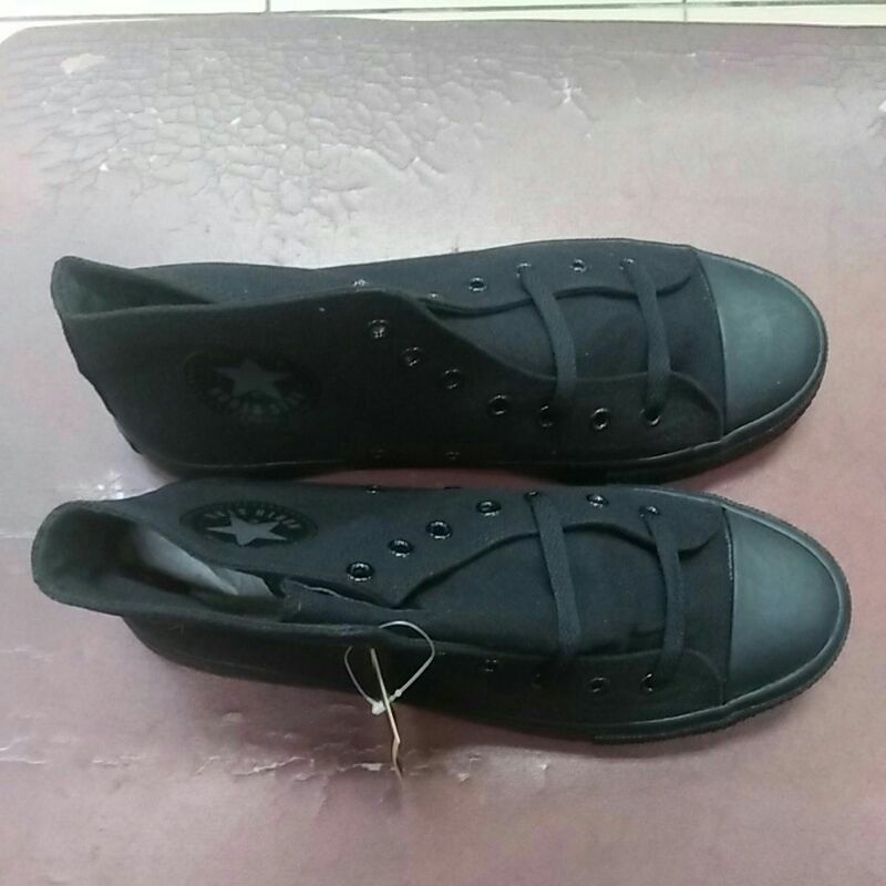 sepatu north star