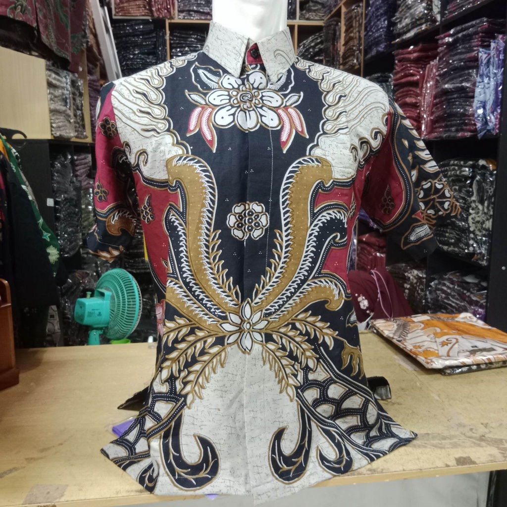 Batik lengan pendek warna abu-abu terbaru / kemeja batik pria lengan pendek warna grey / hem batik pendek warna silver terbaru / baju batik pria warna abu / kemeja batik premium grey