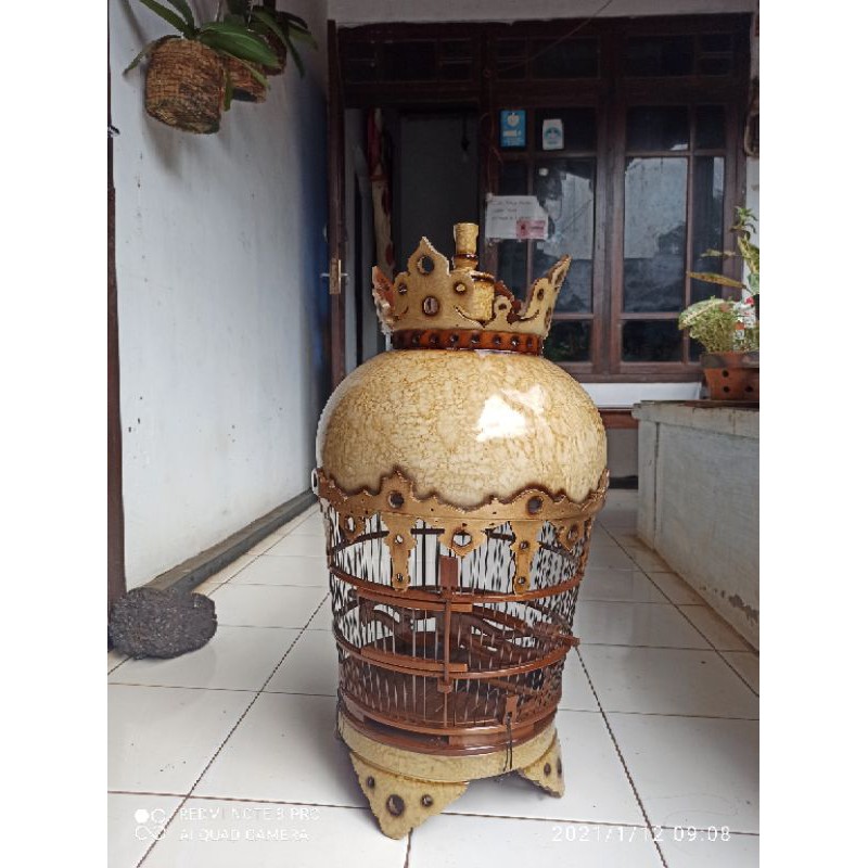 Sangkar perkutut mahkota