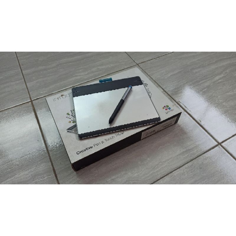Wacom Intuos cth480 pen & touch Second