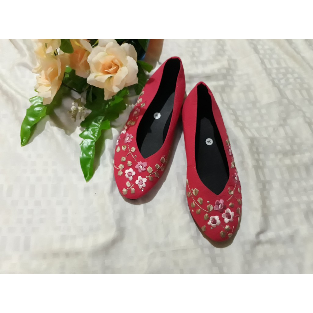 Sepatu Sulam Etnik Merah Bunga Pink Size 36 42 Shopee Indonesia