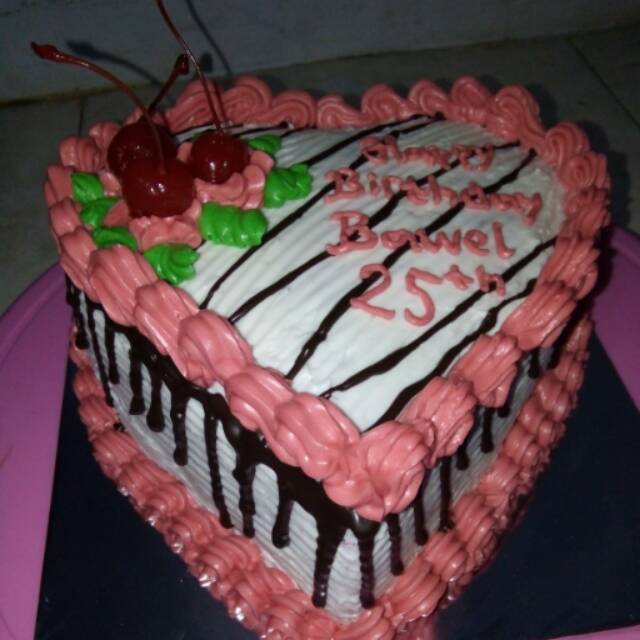 Gambar Kue Ulang Tahun Love gambar kue ulang tahun