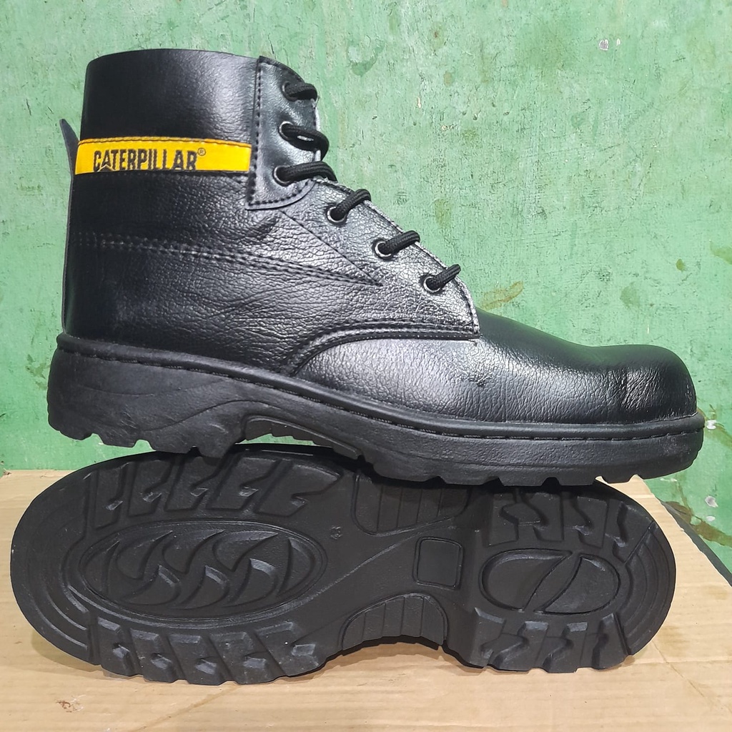 Safety shoes Caterpillar safety boots bromo warna hitam suede