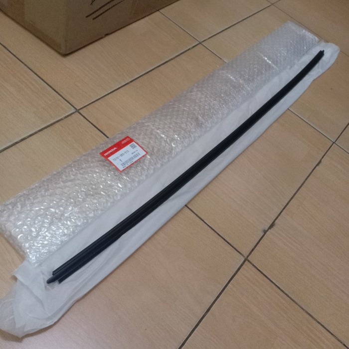 Karet Kaca Depan Bagian Atas Estilo Genio Original