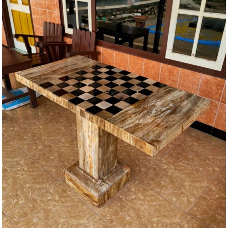 Meja Catur Batu Fosil Kayu