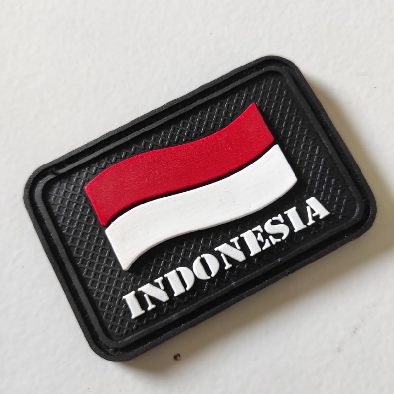 PATCH RUBBER BENDERA INDONESIA KOTAK DASAR HITAM/TEMPELAN EMBLEM KARET VELCRO