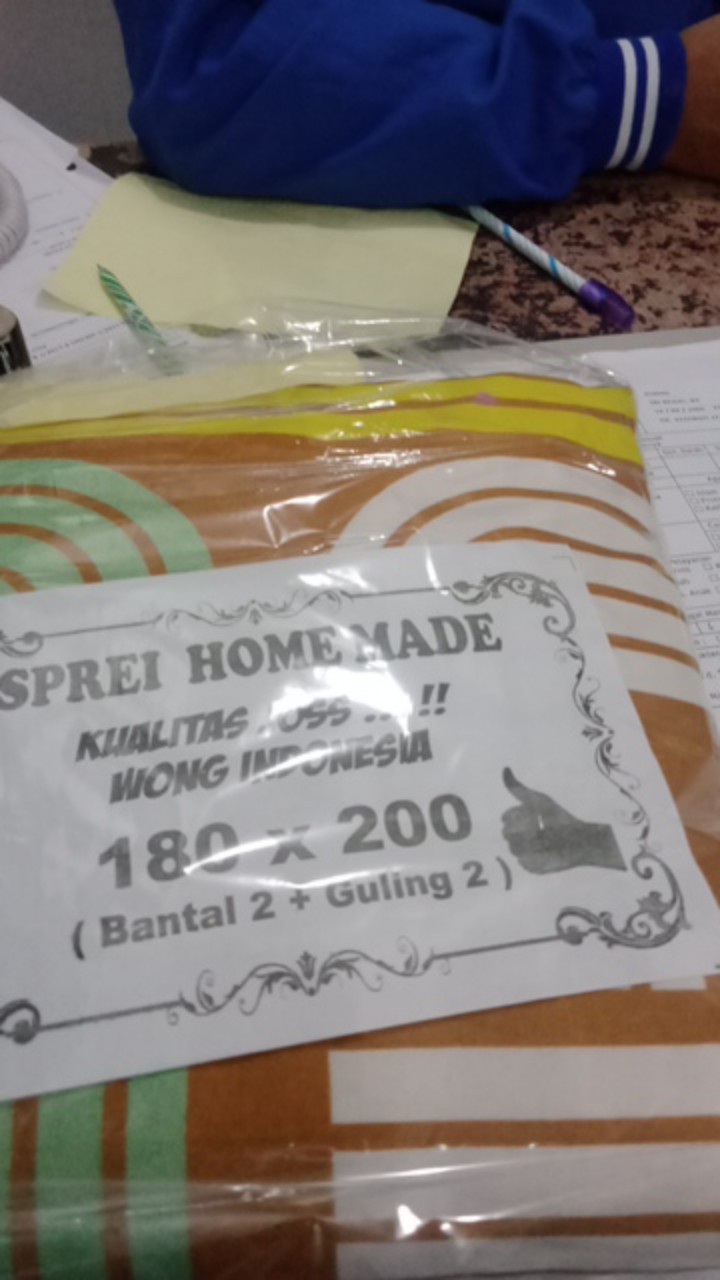 Serba Sprei Motif Adia