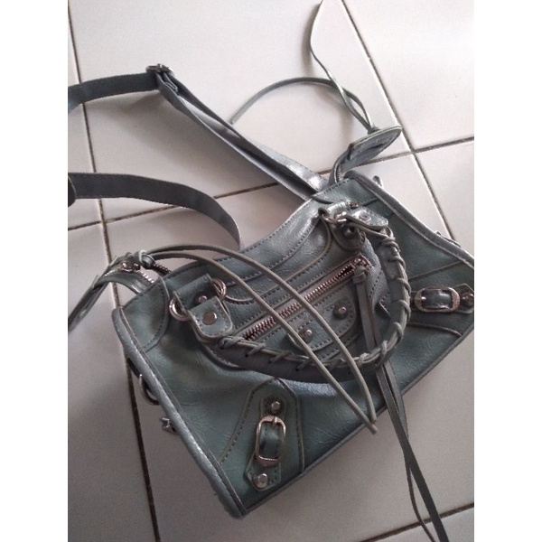 tas preloved balenciaga abu
